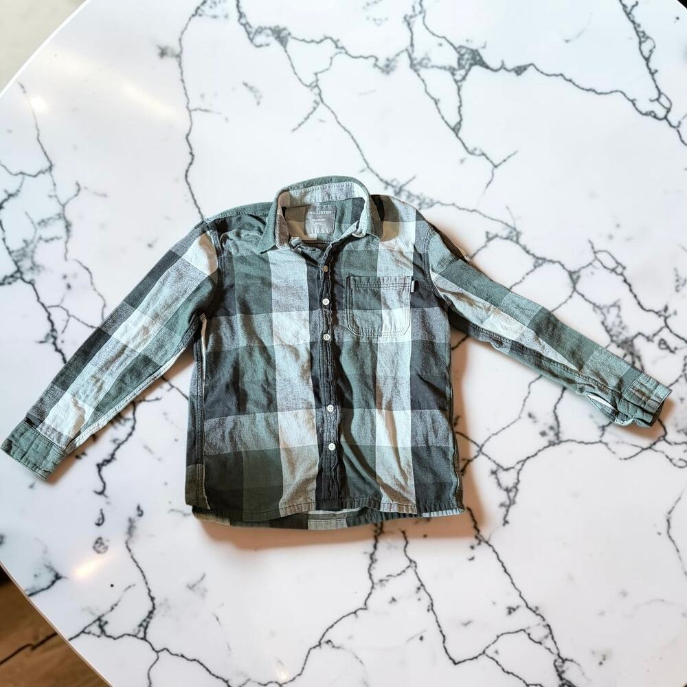 Hollister Men's Small Relaxed Fit Green Plaid Flannel Button Down Shirt